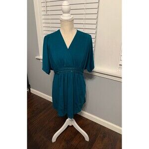 Liz Lange Maternity Top. Size S.
